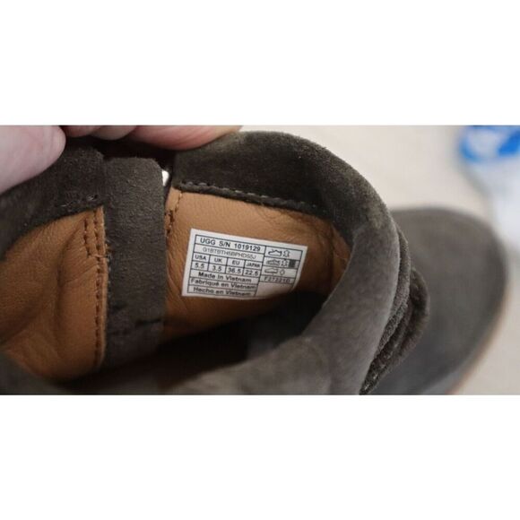 UGG 1019129 Woman’s Sz 5.5 Slate Soft Suede Reid Moccasin Booties - Picture 5 of 15